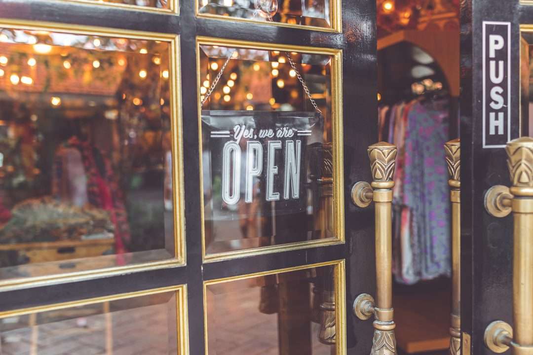 3 Essential Technologies to Manage Retail Store Foot Traffic