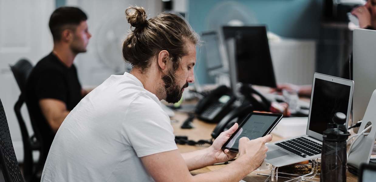 4 Benefits of Choosing a One-Stop Shop POS Manufacturer