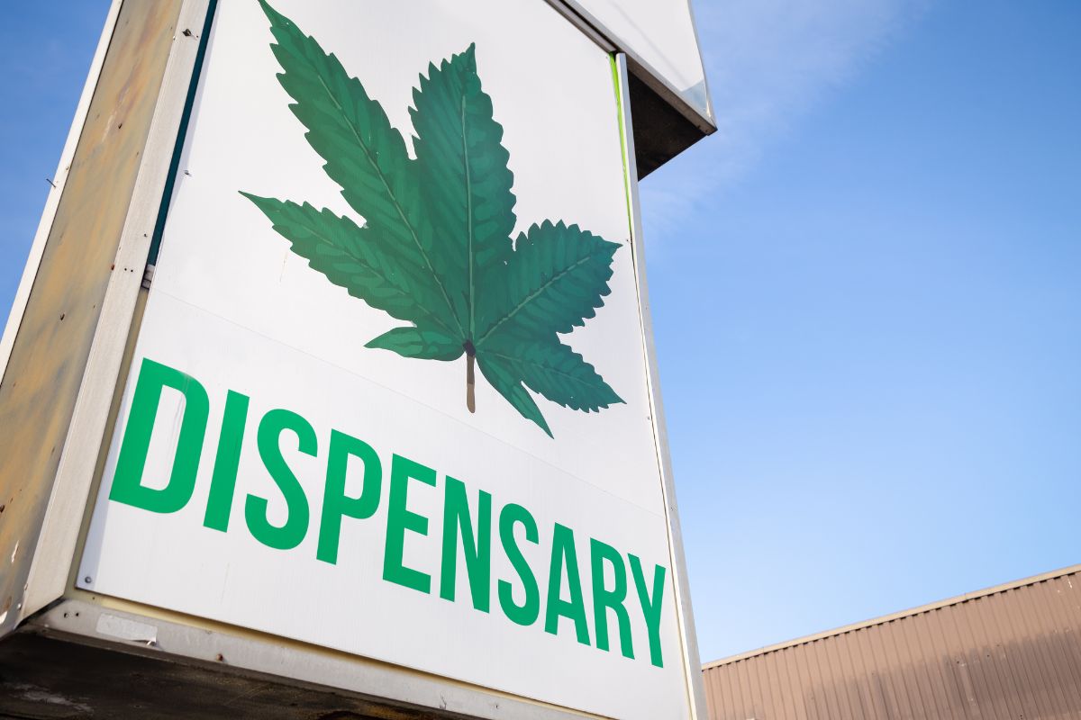 How Online Ordering Helps Cannabis Dispensaries Boost Profits