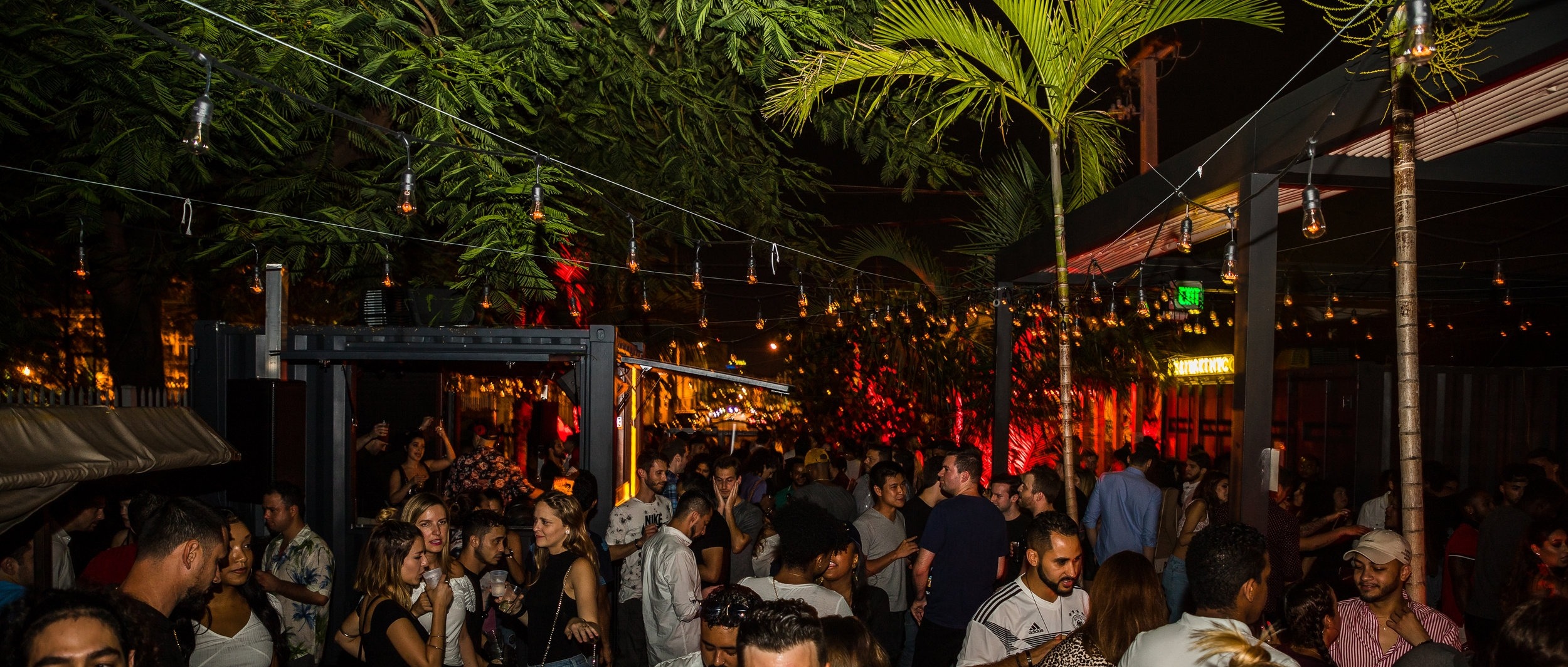1 800 LUCKY