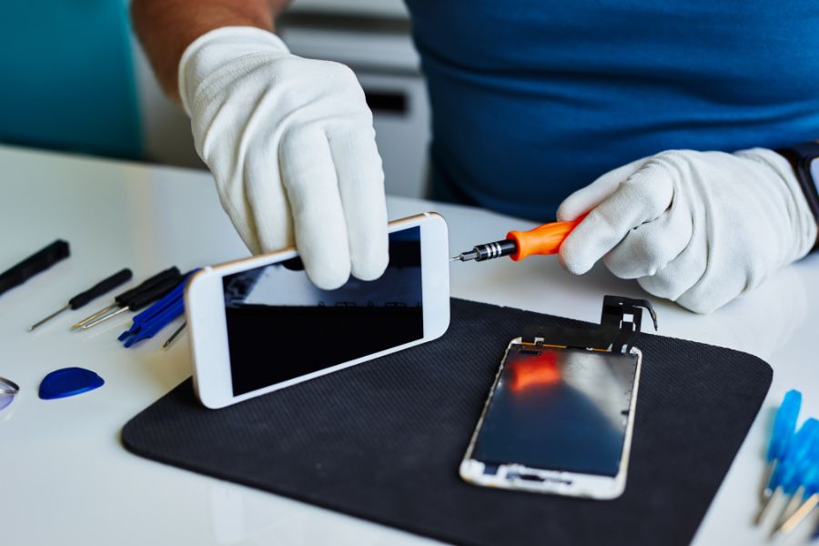 Use Repair Labels to Streamline Phone Repair Operations